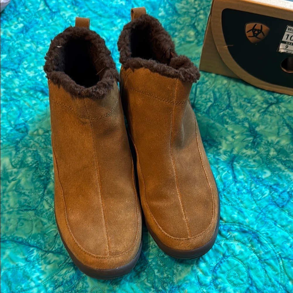 Ariat women’s tan suede Ankle Boots size 9 - Picture 4 of 4